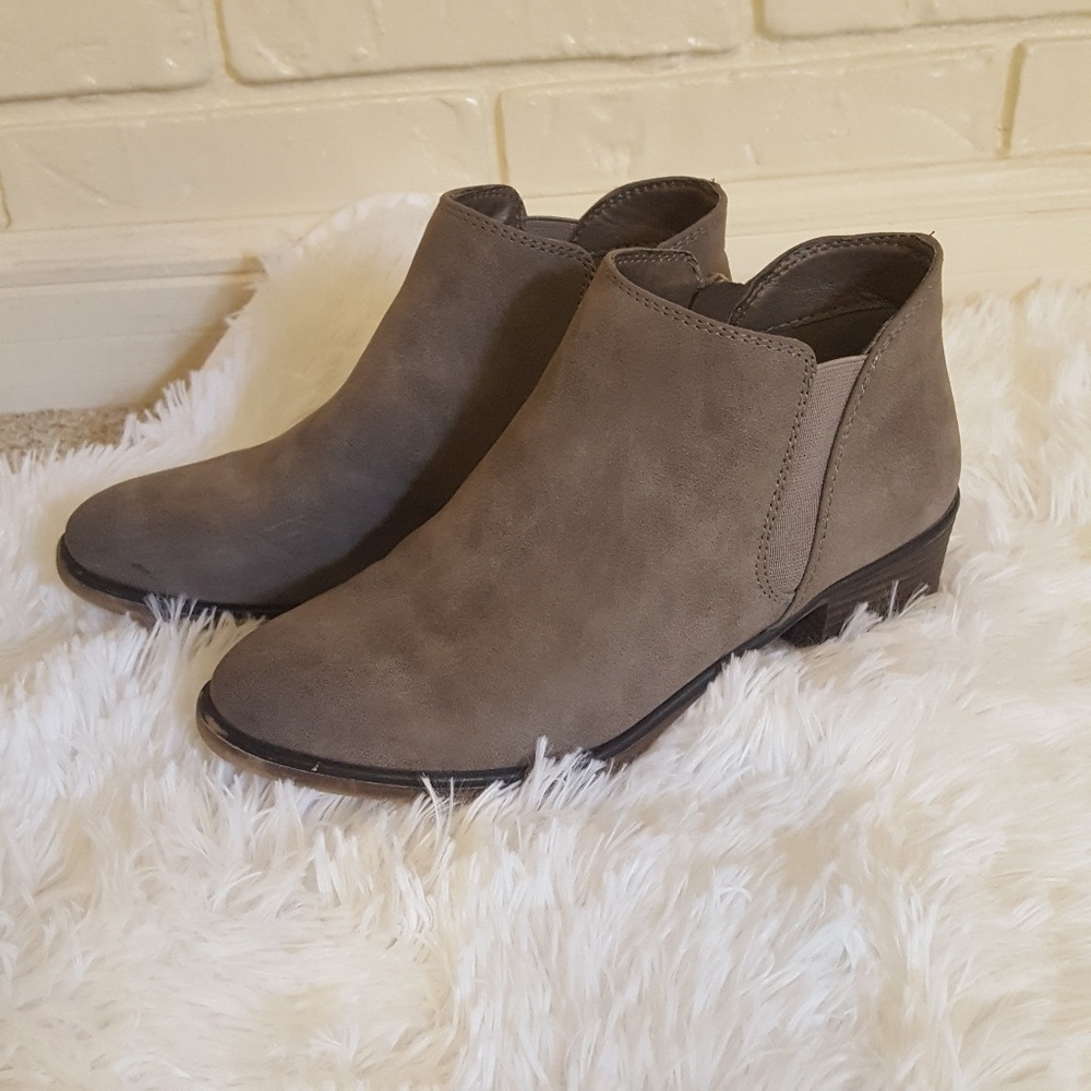 Buy 2 Get 2 Free 🎉  Xappeal Booties size 3M